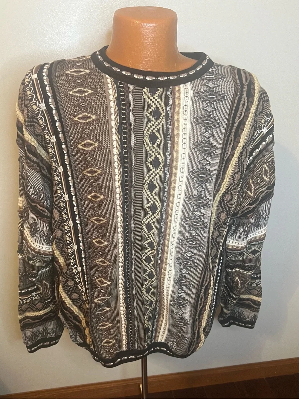 Tundra Men's Vintage 1990’s Sweater 3D Knit Coogi Style Large Neutral Tones 3D